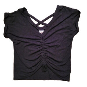 No BOUNDRIES black crop top. Size S. EXCELLENT CONDITION!